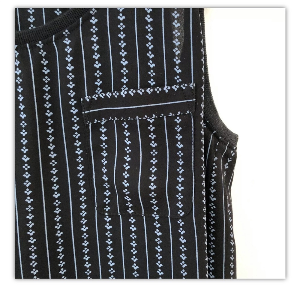 3/$15   Last chance bundle LOFT Ann Taylor Xs Pocket Tanks - Picture 7 of 7